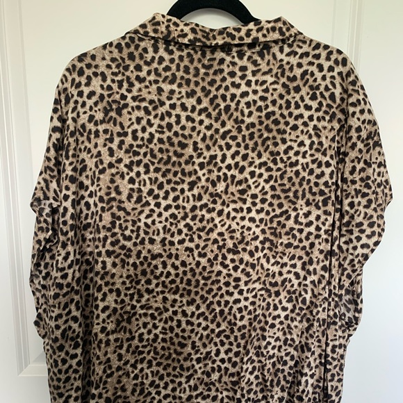 Light Leopard button up with tie front - Torrid 3X - Picture 2 of 5